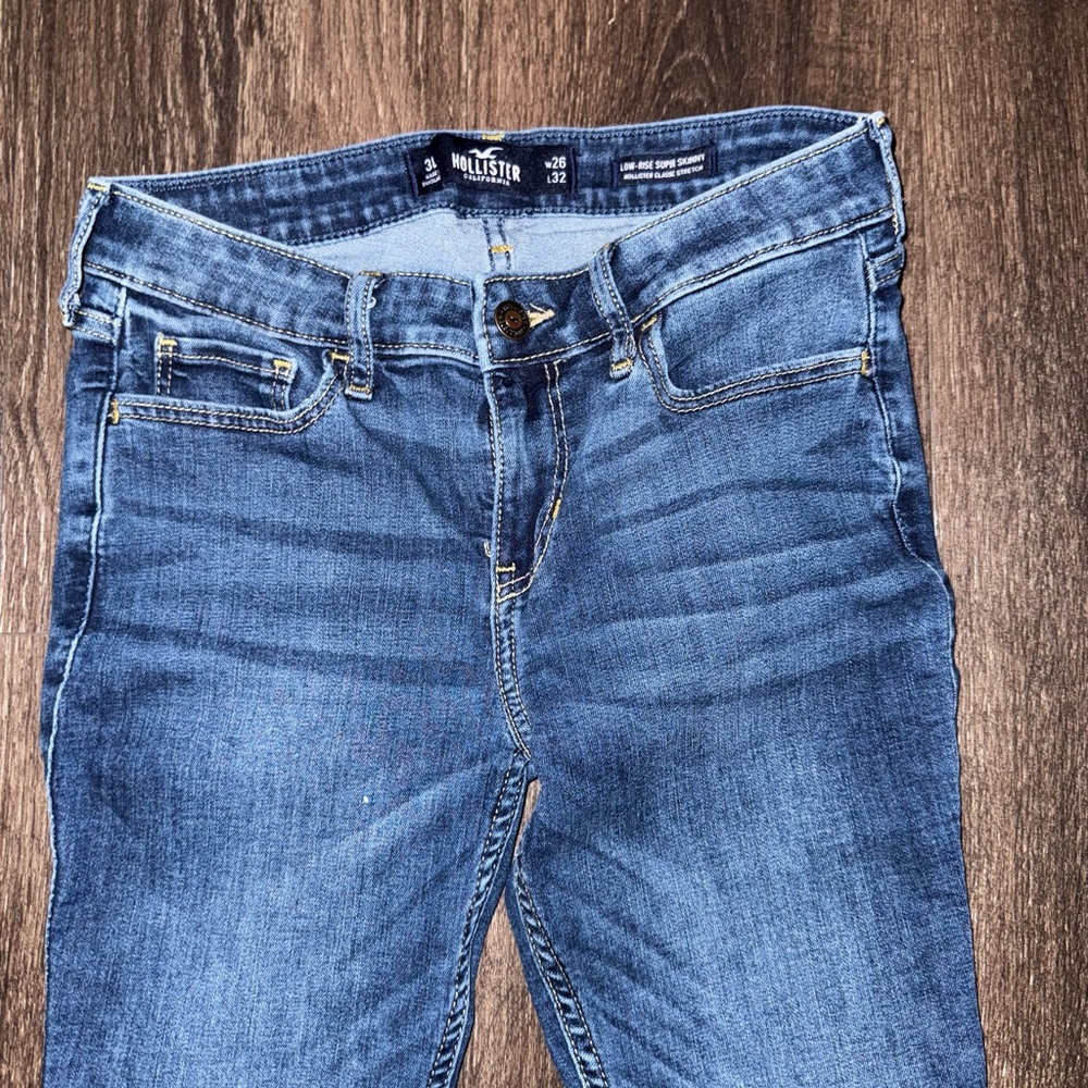 Size 3 Long Hollister Indigo Skinny Jeans - Picture 2 of 7